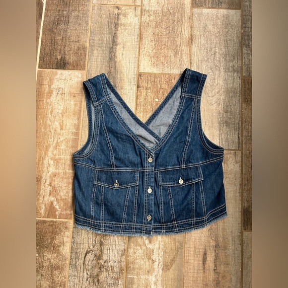 🆕 NWT Anthropologie Pilcro Coastal Cutoff V-Neck Denim Top - Picture 4 of 9
